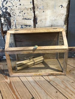 Brighton Display Box 33x20