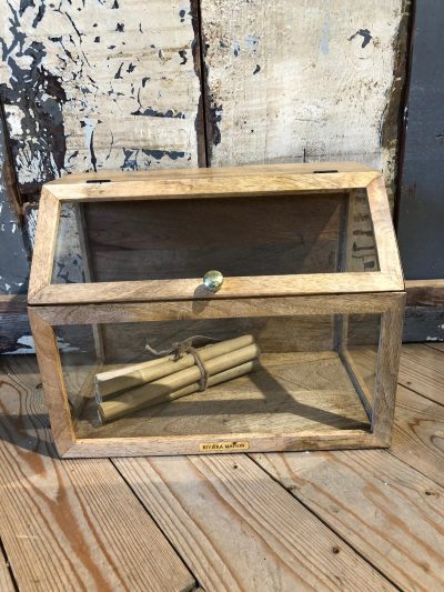 Brighton Display Box 33x20