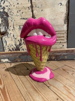 Deco object ice lips